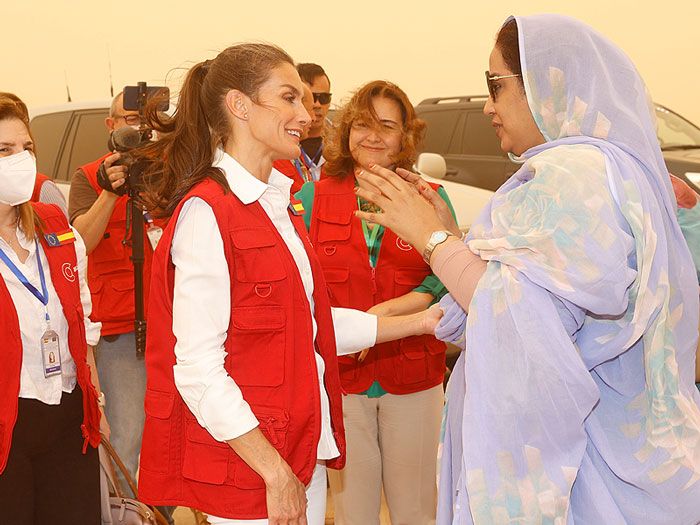 Imagen de la reina Letizia junto a la primera dama de Mauritania