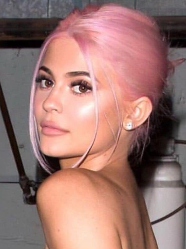 Kylie Jenner disfruta de su tono rosa