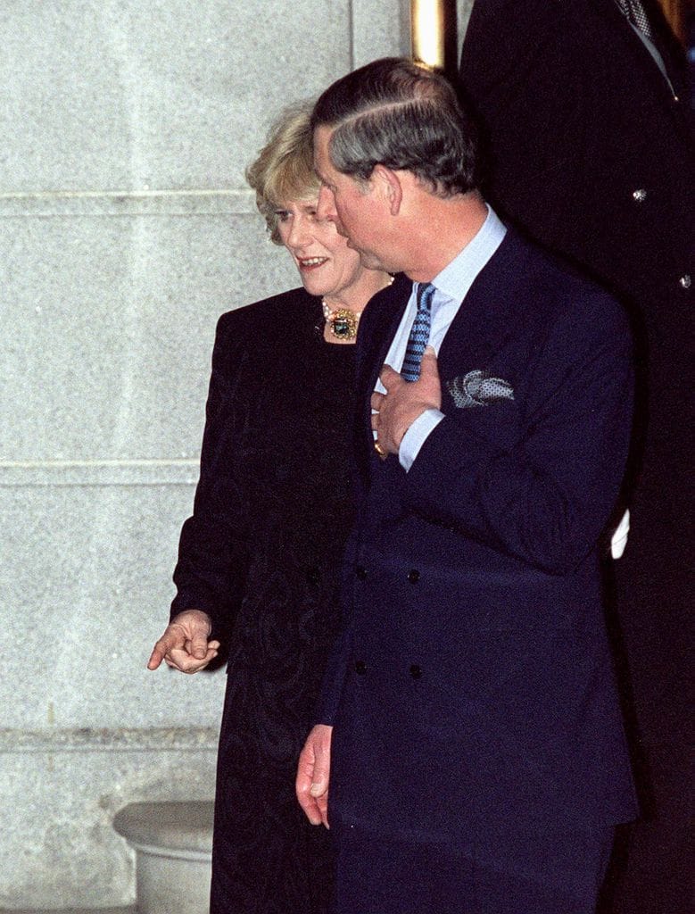 Carlos y Camilla el 28 de enero de 1999 cuando se dejaron fotografiar juntos por primera vez 