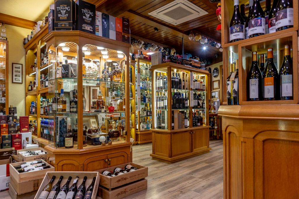 Cava Benito, tienda de licores en Andorra La Vella