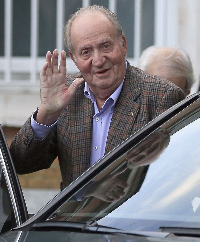 Tras su inesperada visita al Pabellón de Cristal de la Casa de Campo, ya que en un principio no estaba previsto que acudiera, don Juan Carlos celebró el 40 aniversario de su proclamación yendo a comer al restaurante Aspen de La Moraleja, propiedad de su buen amigo Miguel Arias.
