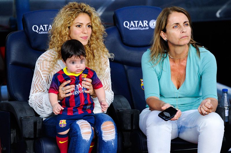 Shakira junto a su exsuegra  Montserrat Bernabéu y el pequeño Milan 