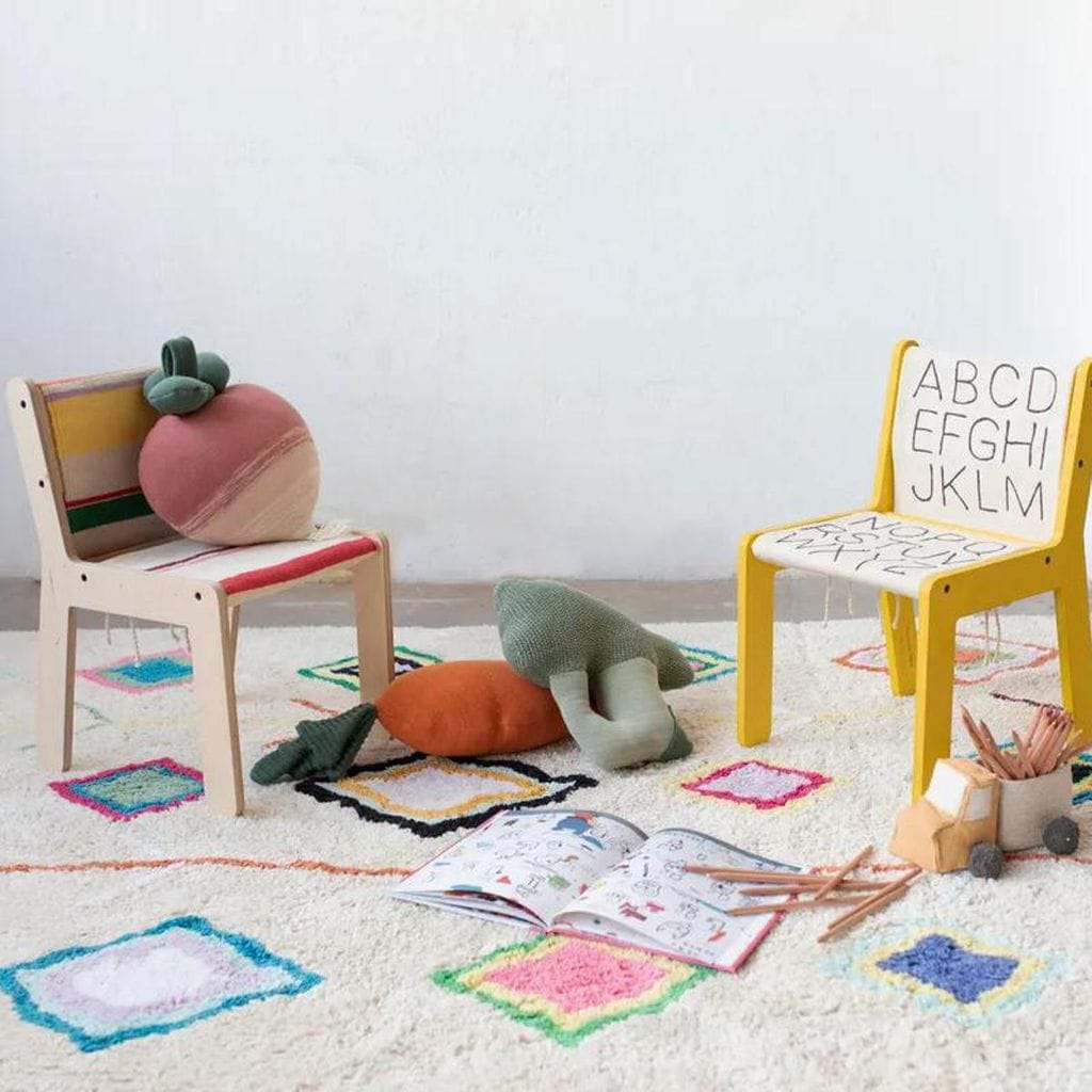 una silla infantil textil
