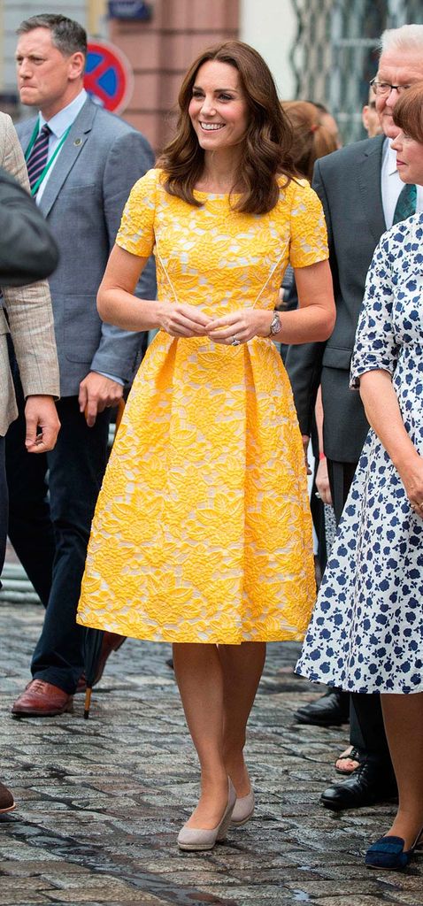 kate middleton vestido amarillo a