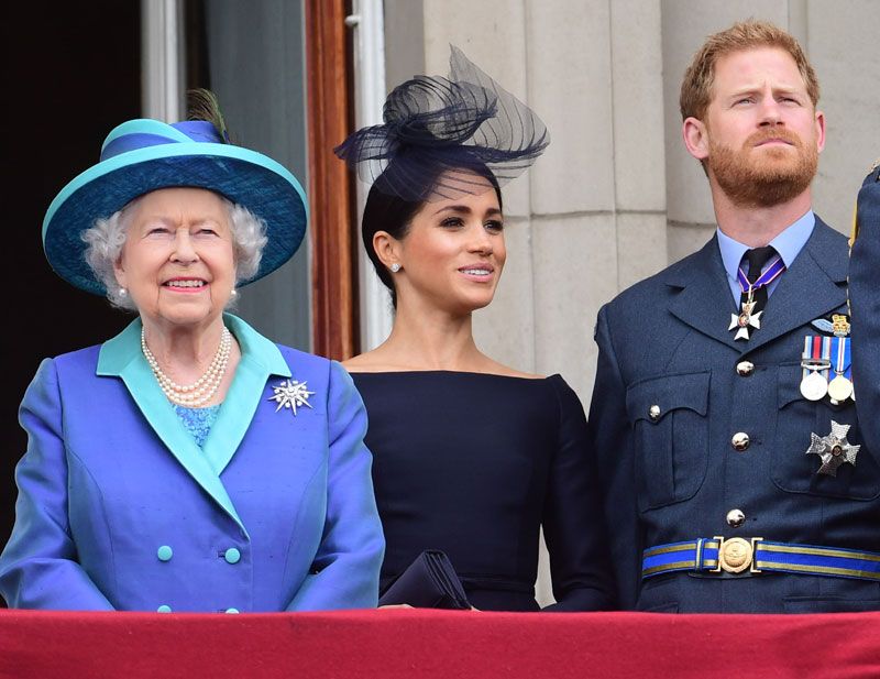 Meghan Markle, el príncipe Harry e Isabel II 