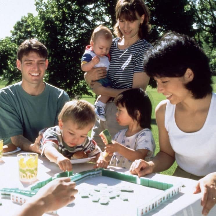 familia jugando