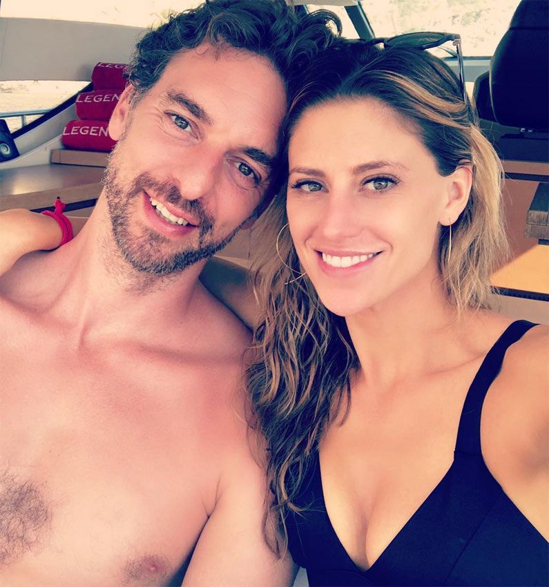 Pau Gasol y Cat McDonell