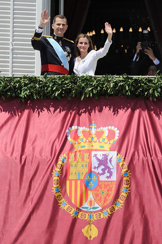 Los Reyes, junto a sus hijas, recuperan en su reinado un balcón olvidado