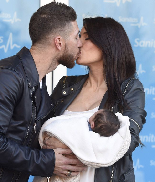 Un beso que demuestra el buen momento que atraviesan Pilar y Sergio
