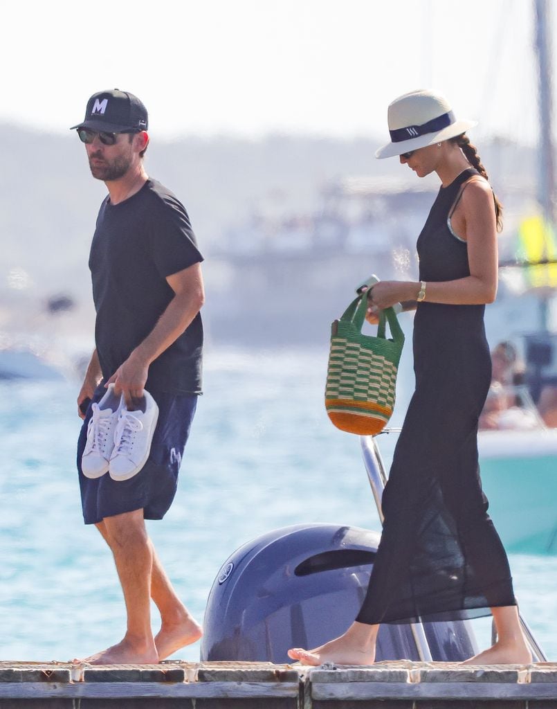 Leonardo DiCaprio con su novia Vittoria Ceretti y Tobey Maguire de vacaciones en Ibiza en agosto de 2024