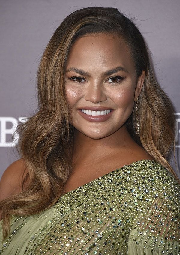 peinados fiesta chrissy teigen