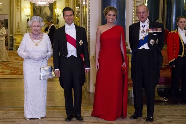 El Presidente y la Primera Dama de México asistieron con su familia a la cena de gala ofrecida en su honor en el Palacio de Buckingham por la reina Isabel II y el Duque de Edimburgo 