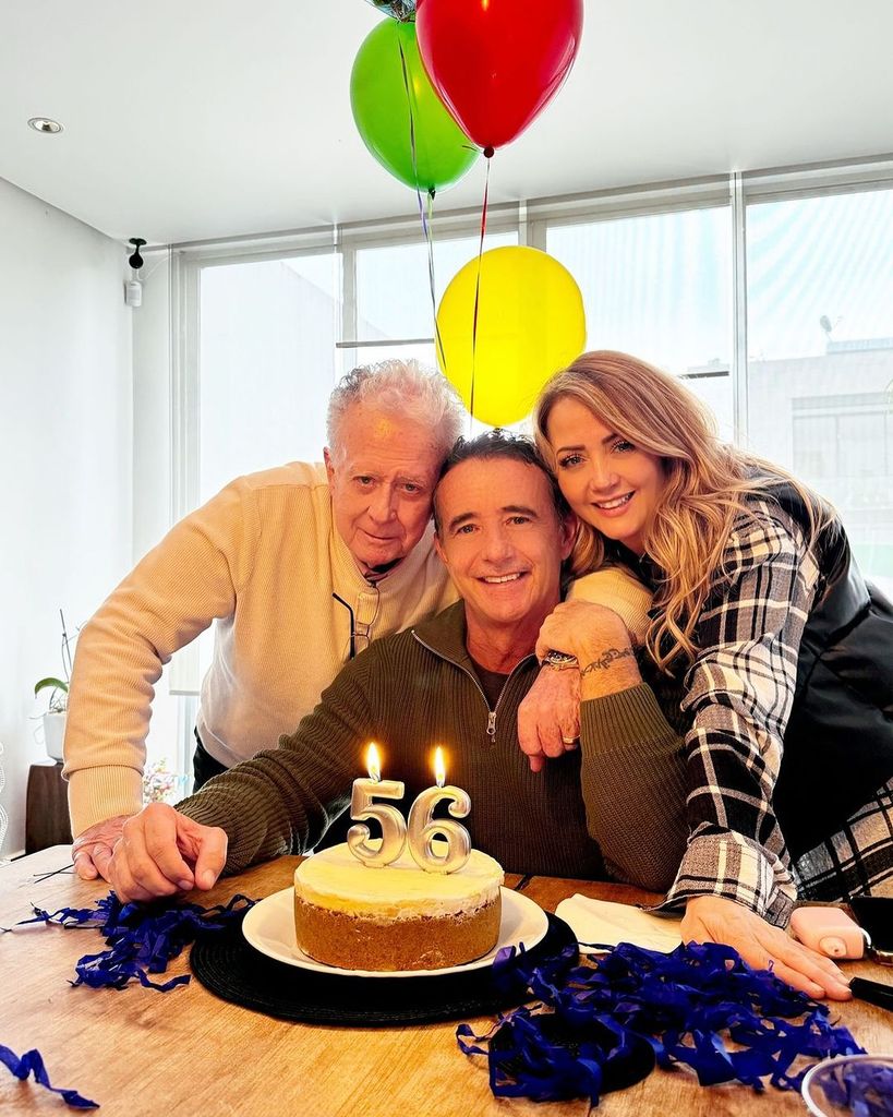 Este 08 de octubre, la familia de Andrea celebraron los 56 años de su hermano Mauricio Legarreta