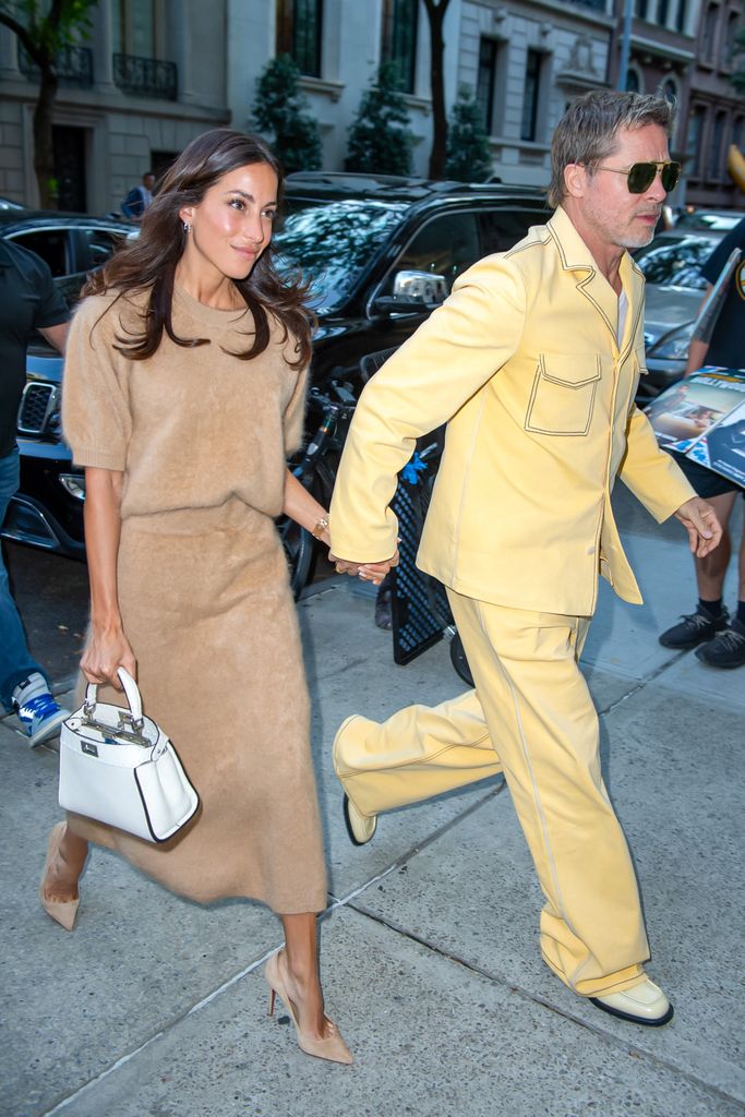 Brad Pitt and Ines de Ramon el 9 de septiembre de 2024 en la Semana de la Moda de NY