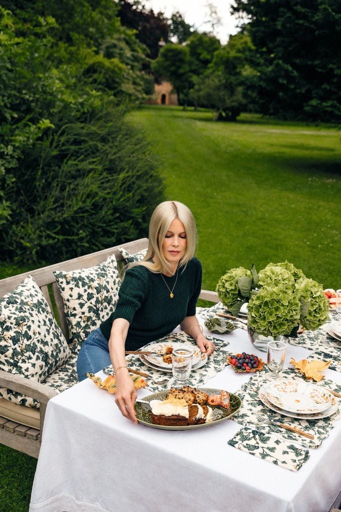 Claudia Schiffer con la mesa puesta