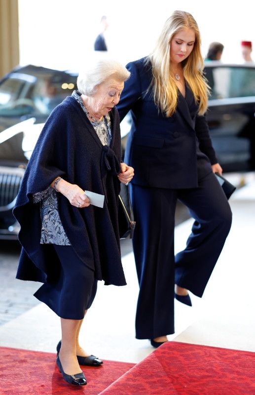 Beatriz de Holanda con su nieta, Amalia de Holanda