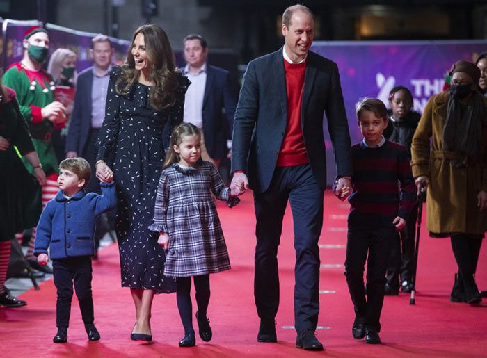 Los duques de Cambridge junto a sus hijos