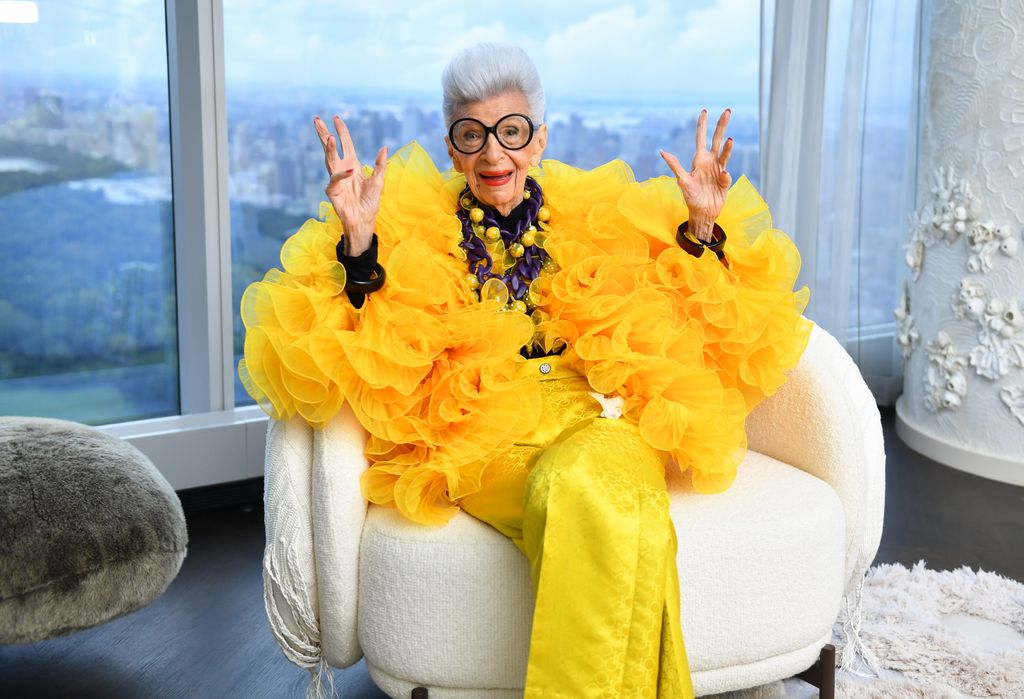 La leyenda de Iris Apfel continúa: se anuncia la subasta de sus objetos personales más icónicos