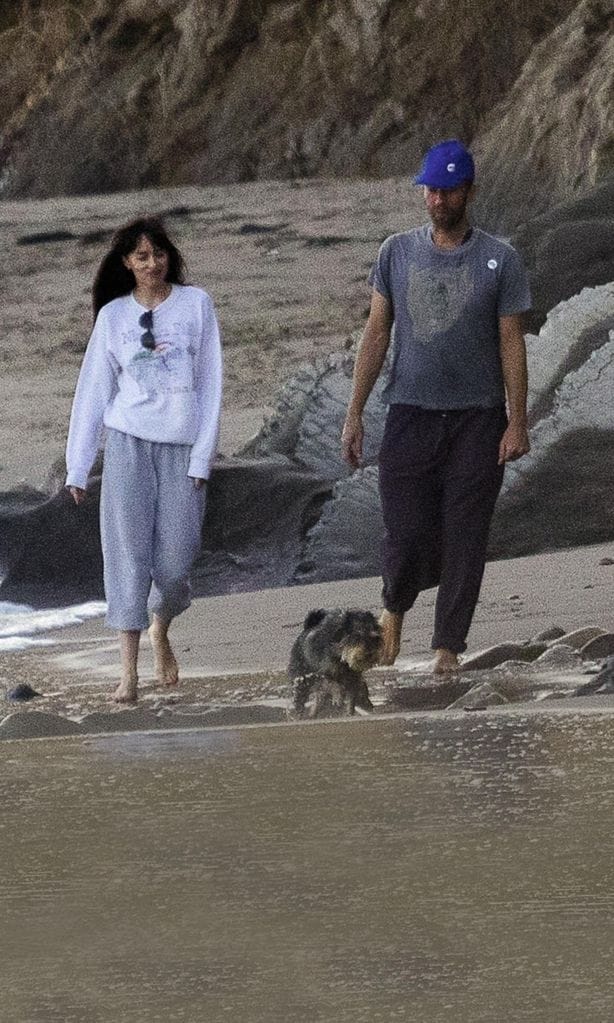 Chris Martin y Dakota Johnson HOLA4084