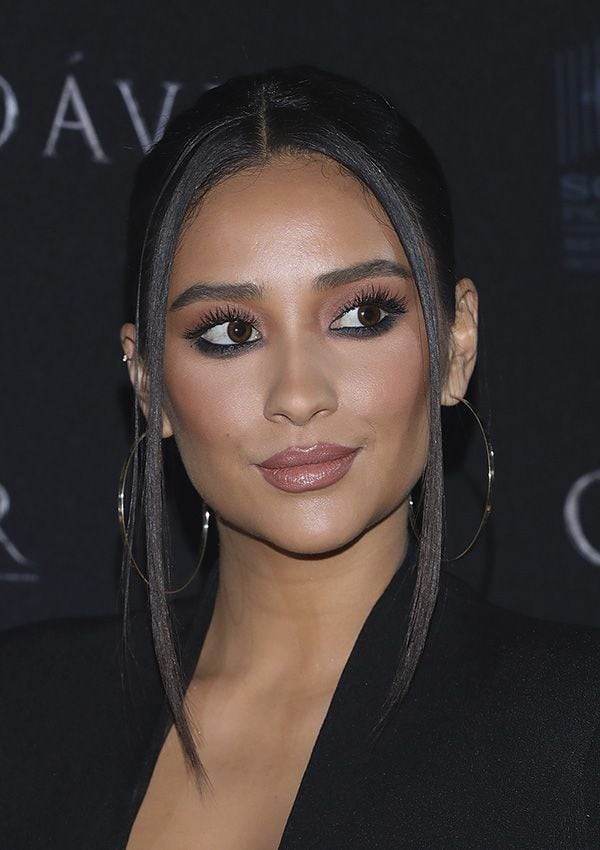 shay mitchell pelo mechones