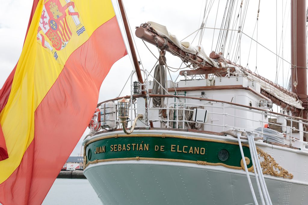 TODO PREPARADO PARA LA VISITA DE LOS REYES AL JUAN SEBATIÁN ELCANO