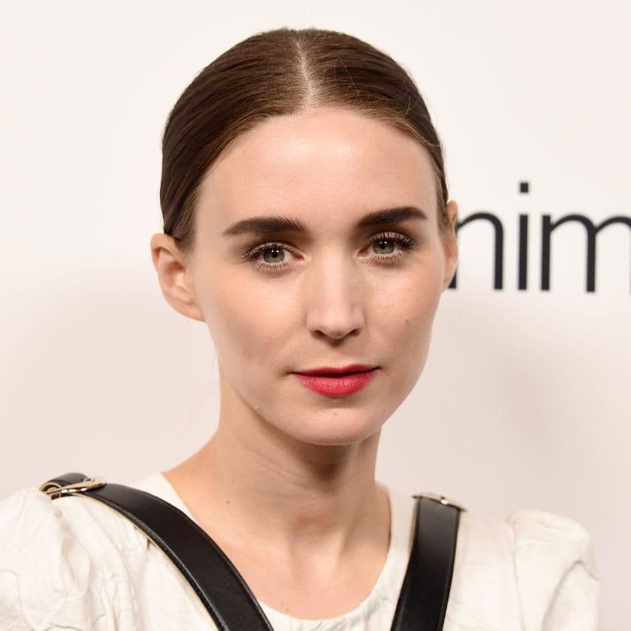 rooney mara fund junto a dos amigas hiraeth