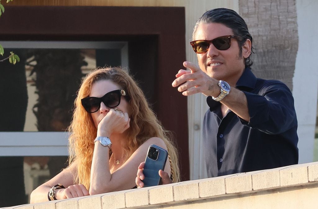 Olivia de Borbón y Julián Porras en el velatorio de Carlos Goyanes en Marbella. 7 de agosto de 2024