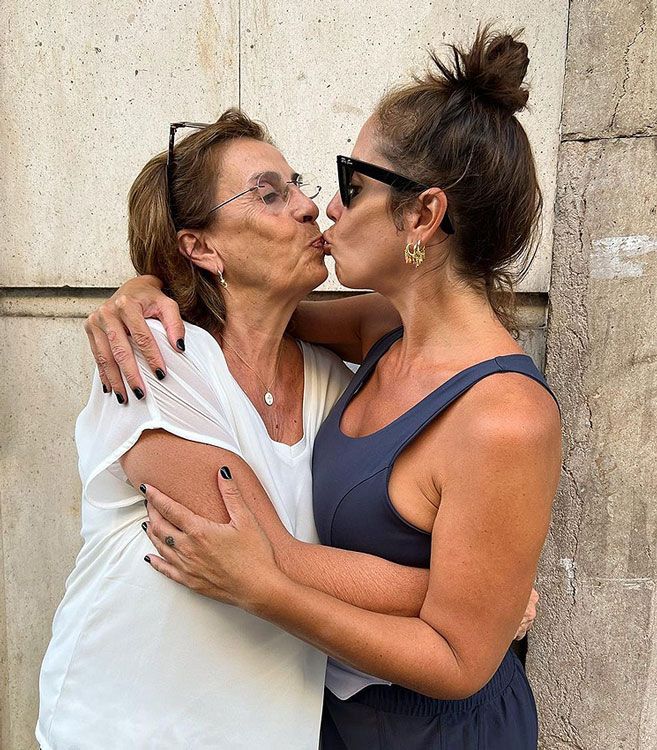 Anabel Pantoja y su madre Merchi 