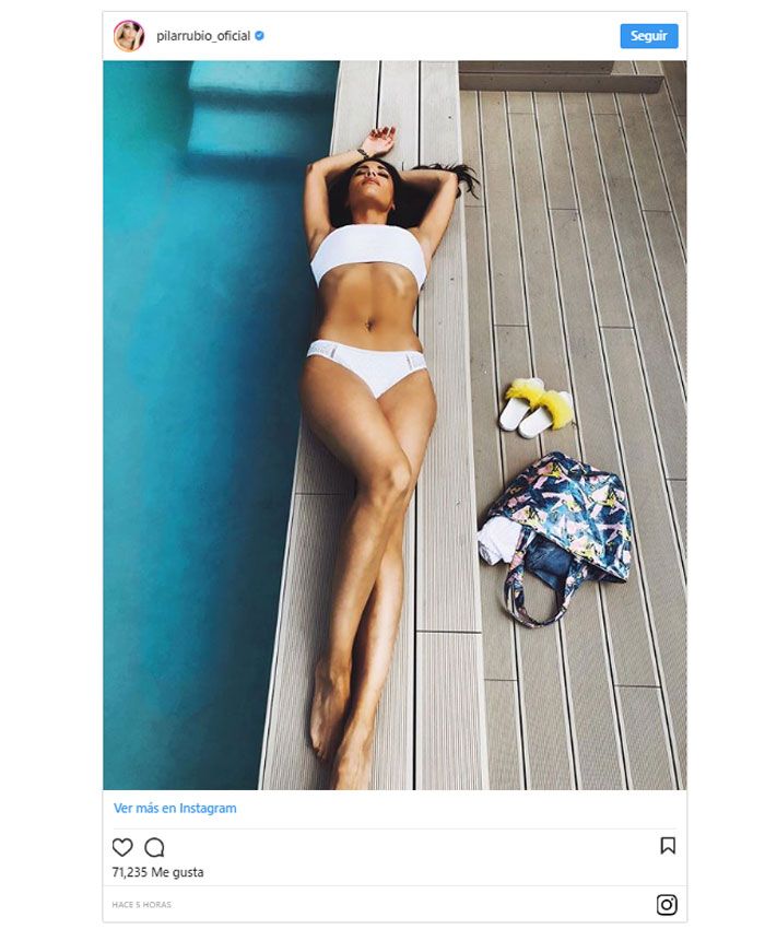 Pilar Rubio posa en bikini 