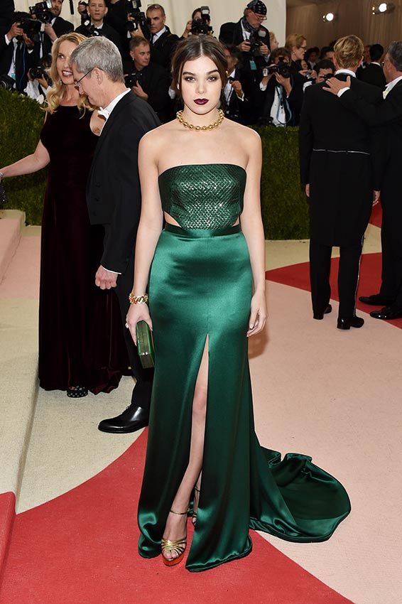 hailee_steinfield_met_gala_2016_1a.jpg