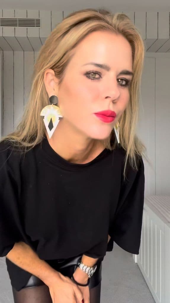 El look de Amelia Bono con las botas altas más polémicas de Zara 