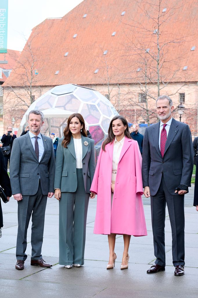 Mary de Dinamarca traje zapatos