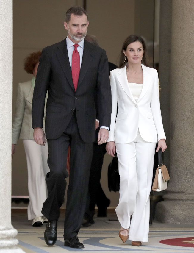 reina_letizia_traje_pantalon1a