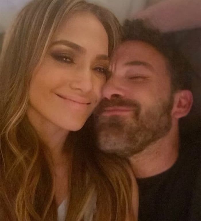 Jennifer Lopez posa con Ben Affleck en sus redes