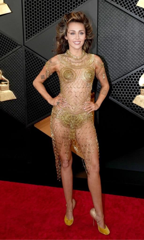 Miley look dorado