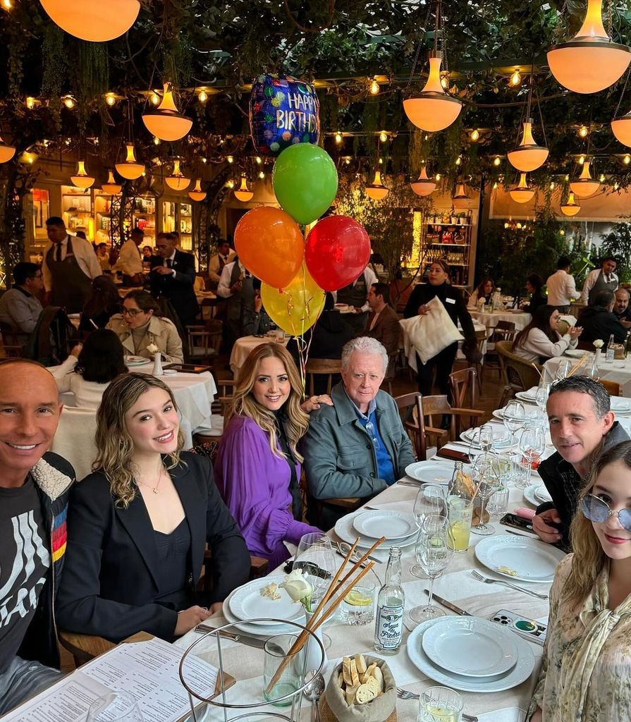 Andrea Legarreta reunió a toda su familia para celebrar como se merece a su papá