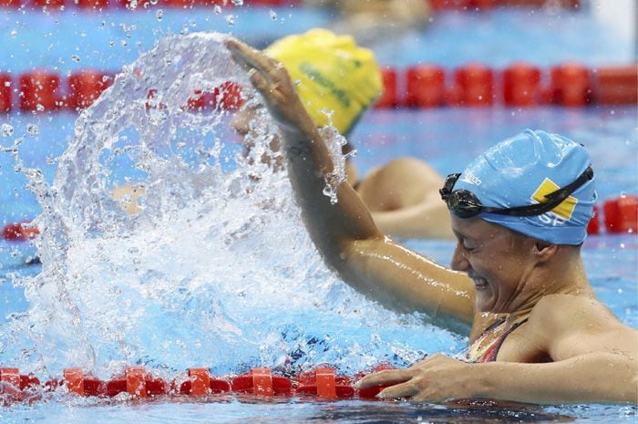 Mireia Belmonte, todavía desbordada por la emoción de ganar su primera medalla de oro en unos Juegos Olímpicos, aseguró que, con su triunfo en la final de los 200 mariposa en Río de Janeiro, hace realidad lo que siempre había soñado
