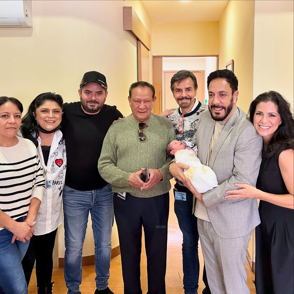 Los Derbez y los Ruffo celebraron la llegada de Tessa