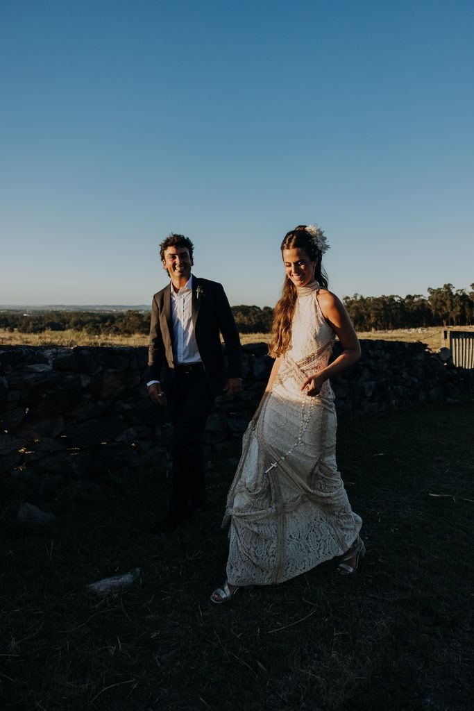 La boda en Uruguay de Margarita y Bautista look bohemio