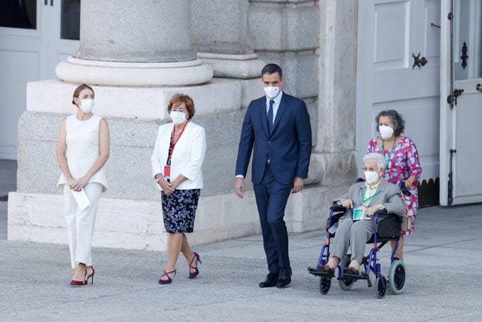 el presidente del Gobierno y Araceli Hidalgo, en el homenaje de Estado a las víctimas del coronavirus