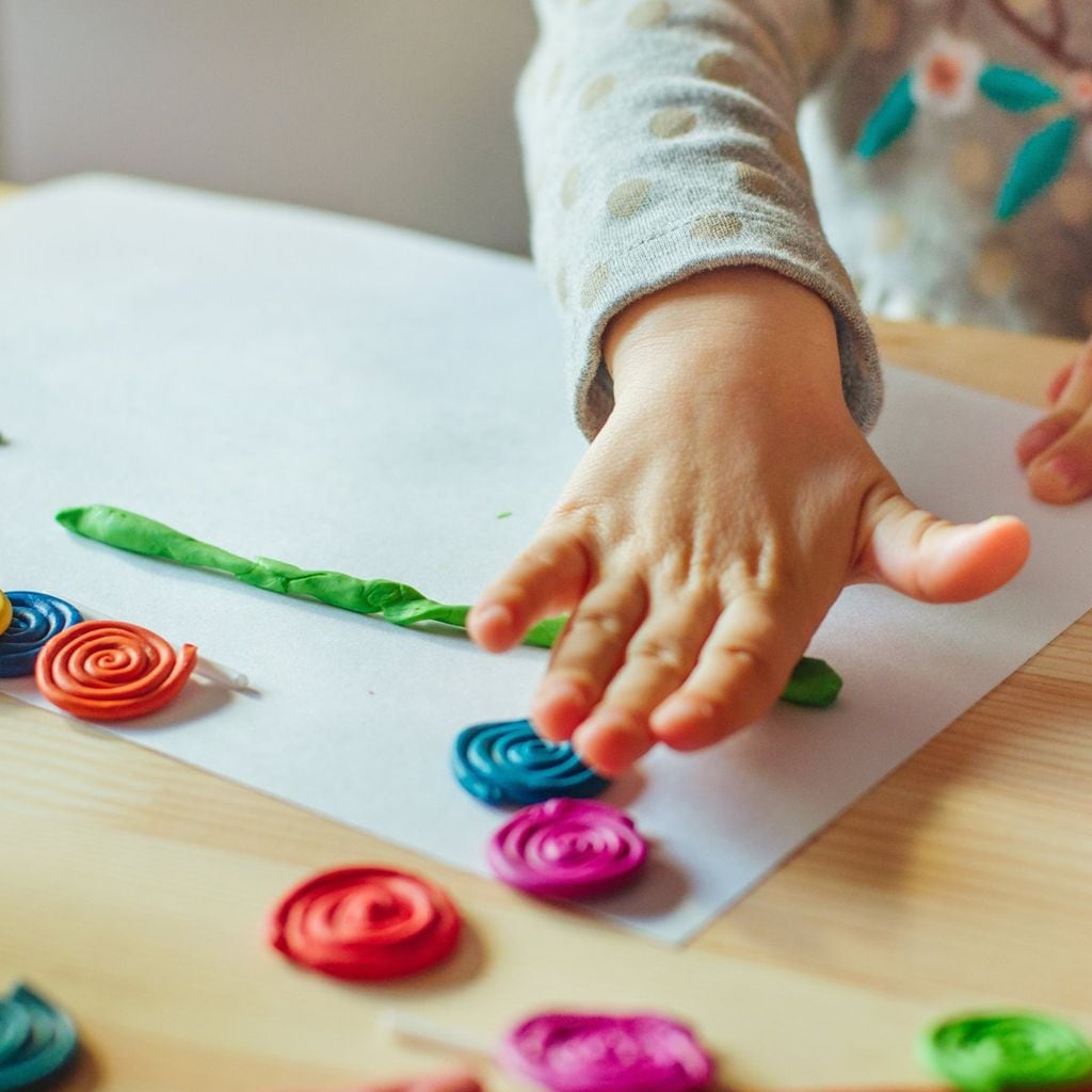 manualidades con plastilina trabajar la psicomotricidad fina 