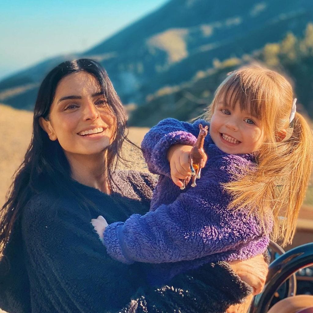 Aislinn Derbez y su hija Kailani