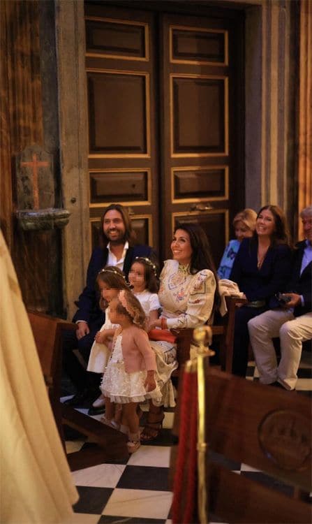 Sara y Juan con sus niñas