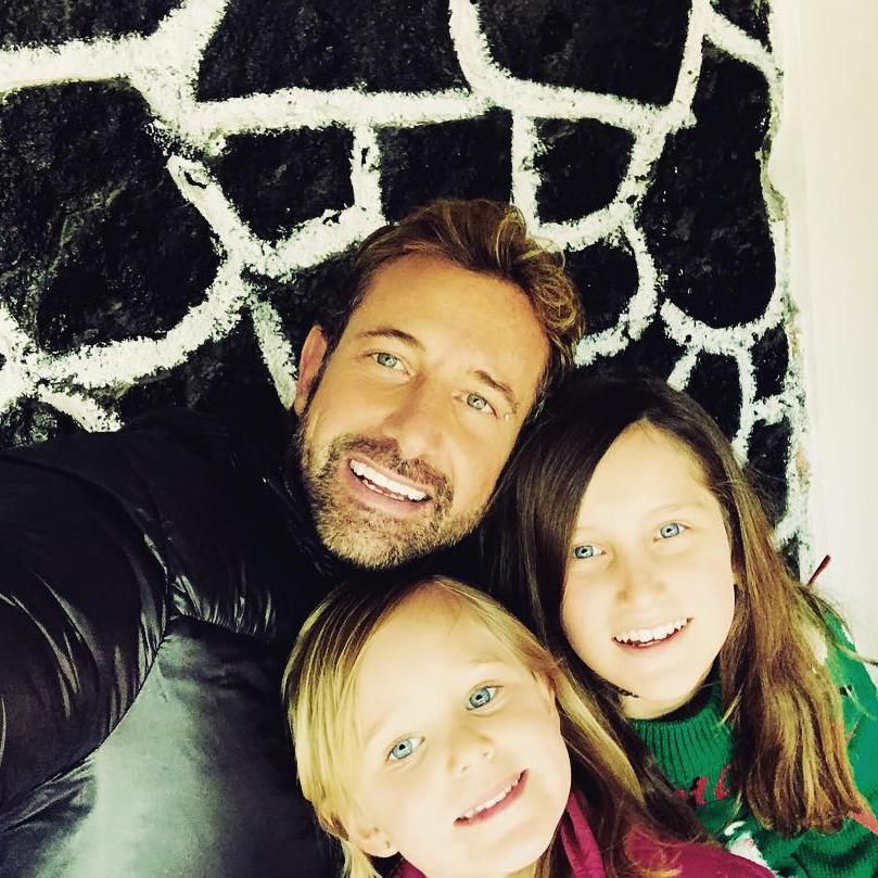 Gabriel Soto y sus hijas