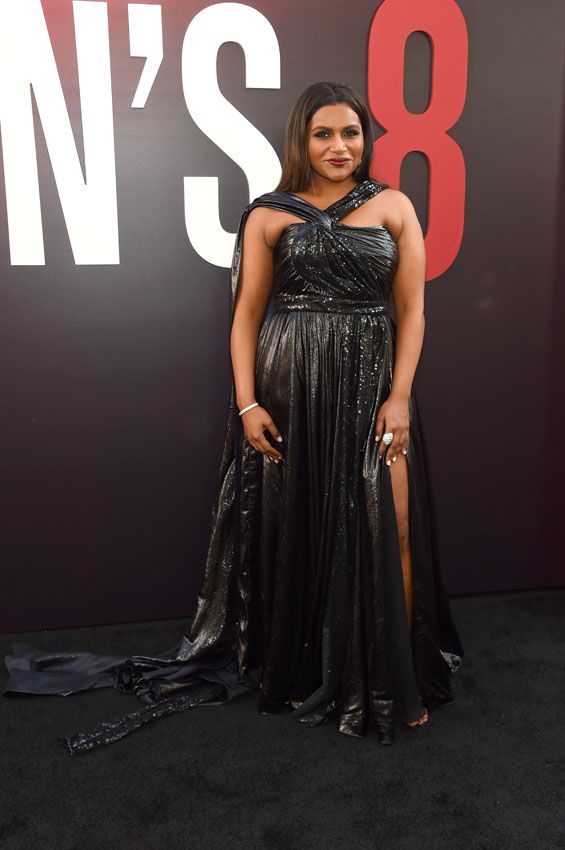 mindy_kaling_oceans_look_1a