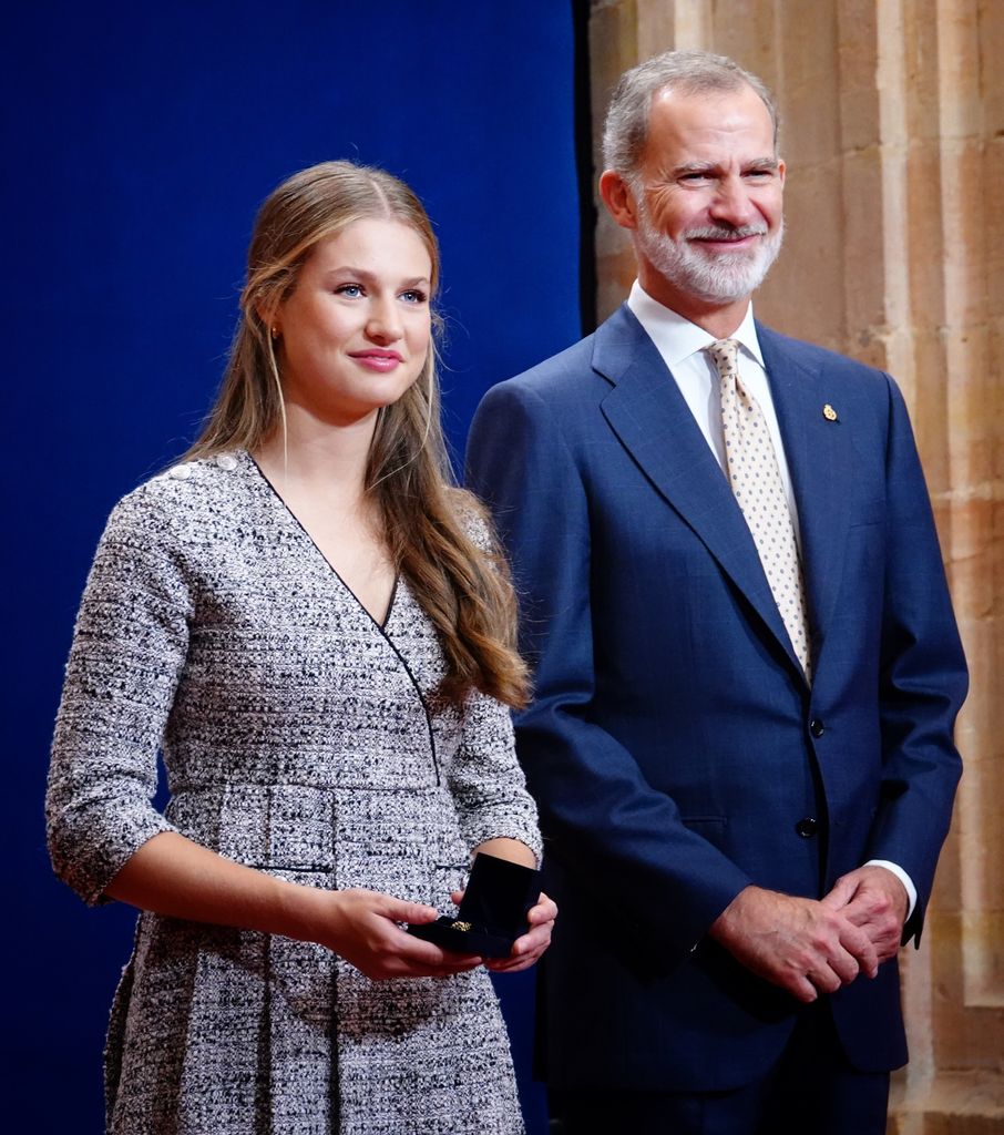 La Princesa de Asturias y el Rey Felipe VI, reciben a los galardonados con los Premios Princesa de Asturias 2024, en el Hotel La Reconquista, a 25 de octubre de 2024, en Oviedo, Asturias (EspaÃ±a). Este recibimiento forma parte de los actos previos a la ceremonia de entrega de los  Premios Princesa de Asturias 2024. Esta ediciÃ³n subraya el protagonismo de doÃ±a Leonor por su mayorÃ­a de edad y por los diez aÃ±os que cumple como presidenta de honor de la fundaciÃ³n que otorga los galardones.  Xuan Cueto / Europa Press 25 OCTUBRE 2024;OVIEDO;PRINCESA DE ASTURIAS;GALARDONADOS;PREMIOS PRINCESA DE ASTURAS 25/10/2024