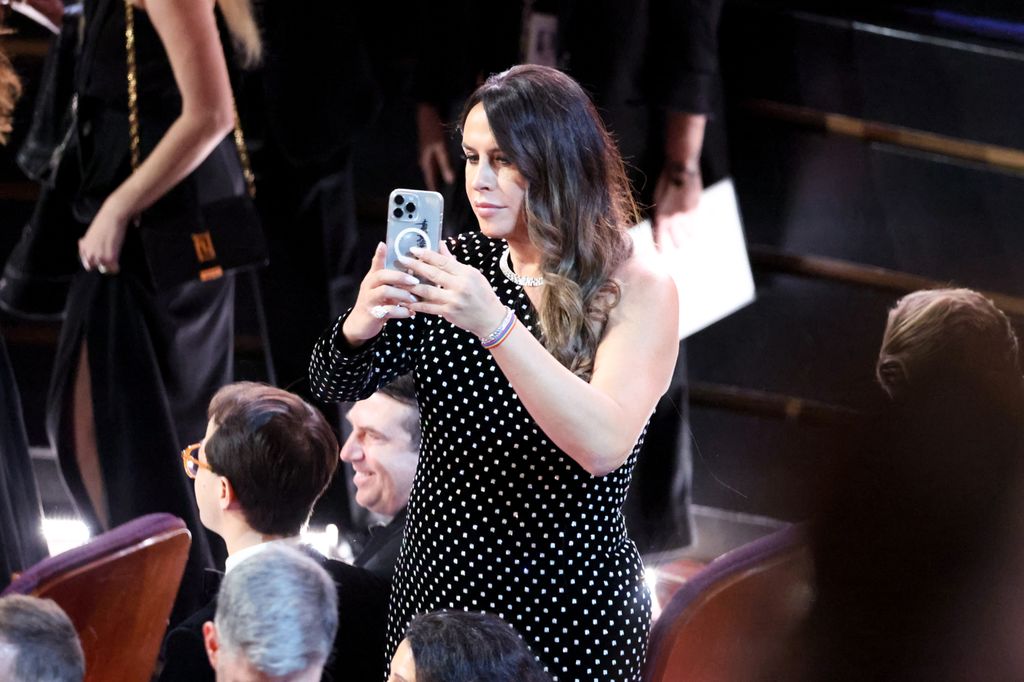 Karla Sofía Gascón en la 97a. edición de los Premios Oscar en el Dolby Theatre, en Hollywood.