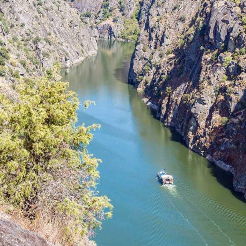 Paseo en barco por los Arribes del Duero.