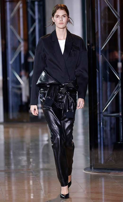 pantalon_piel_pasarela_Vaccarello_1a