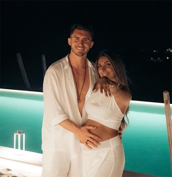 Aymeric Laporte le ha pedido matrimonio a su novia